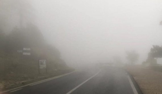 Mjegulla e dendur në Kosovë, policia u drejtohet me apel shoferëve