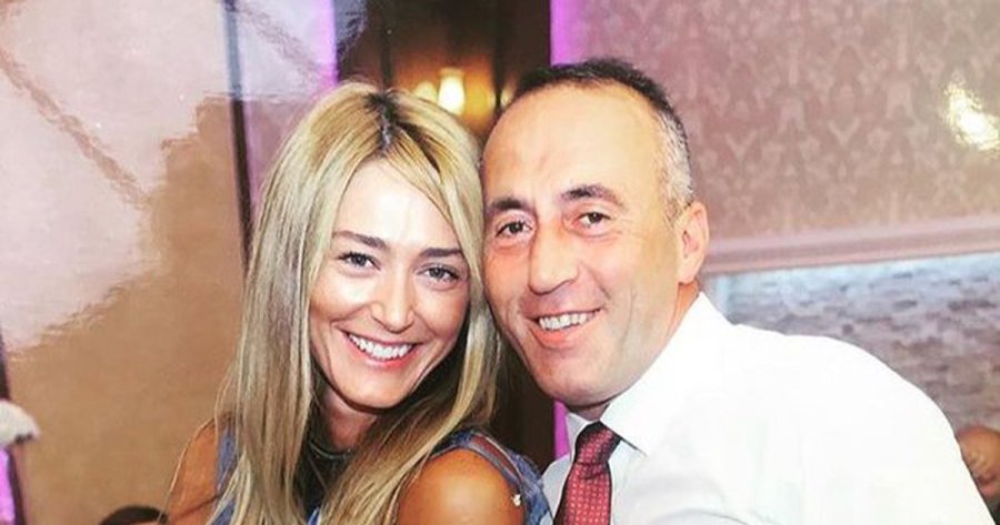 Publikohen pamjet, Ramushi e Anita Haradinaj sërish duke u puthur në TV