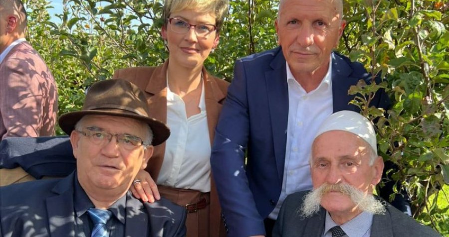 Kamberi takohet me Rifat Jasharin