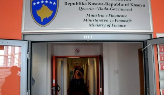 Ministria e Financave kërkon 100 praktikantë me pagë 170 euro