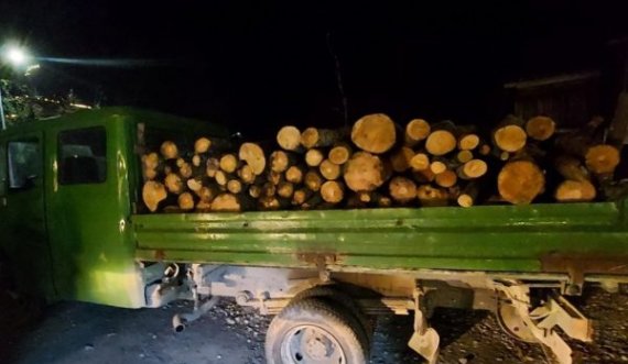 Konfiskohen dy automjete me drunj në Shtërpcë, ishin transportuar ilegalisht