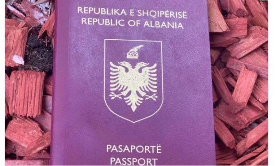 “Pasaportat e arta” fusin në sherr Shqipërinë me BE-në