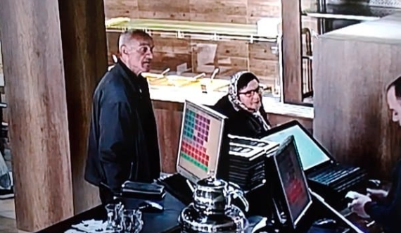 Policia në Prizren kërkon ndihmë për kapjen e gruas që i mori mbi 1 mijë euro që i gjeti në tokë