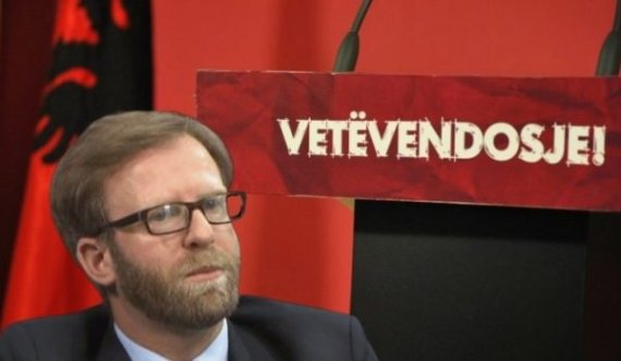 Abazi del në konferencë për media, thotë se ka marrë kërcënime