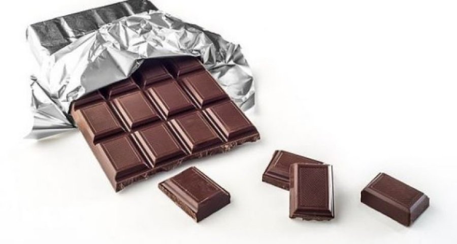 Këto arsye tregojnë pse nuk duhet hequr dorë nga konsumimi i çokollatës së zezë
