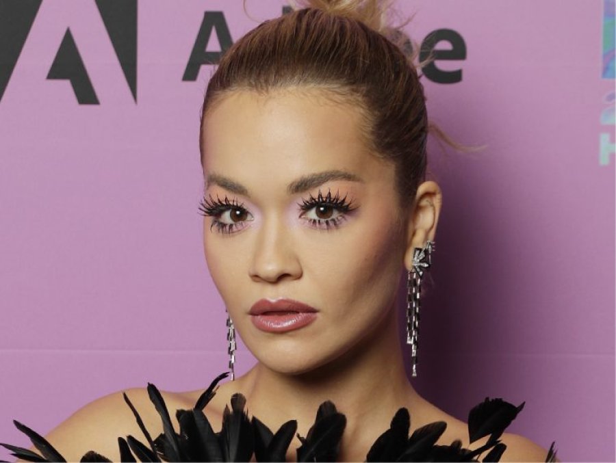 Rita Ora merr vëmendje me format e tonifikuara teksa largohet nga palestra në Londër