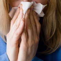 Ja si dallohen simptomat e gripit nga simptomat e te ftohurës