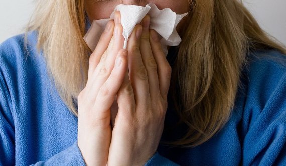 Përse gripi zgjat dhe nuk largohet lehtë