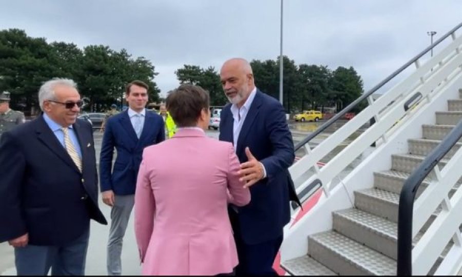 Kryeministri Rama mbërrin në Beograd! Pritet nga Brnabiç