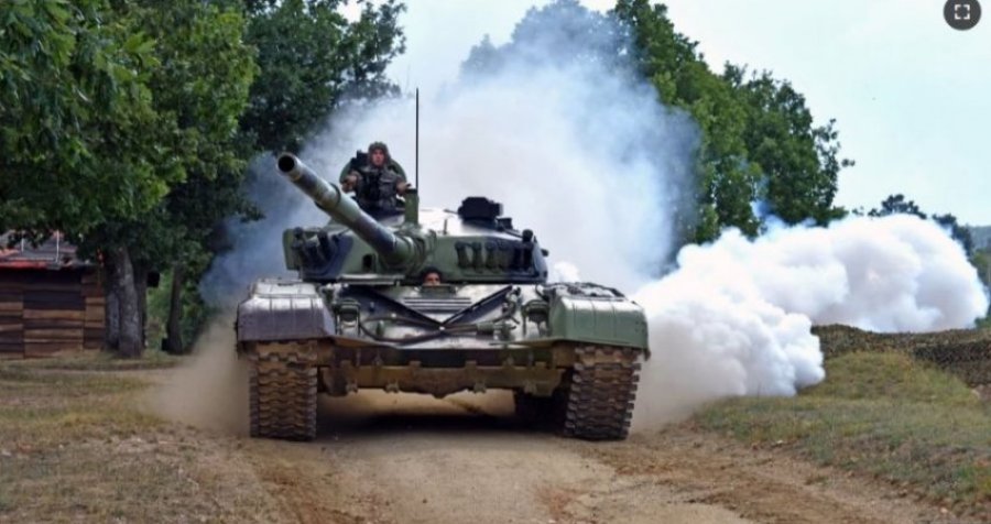 Serbia me stërvitje ushtarake përgjatë kufirit me Kosovën