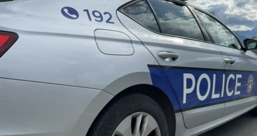 Policia në ndjekje të 28-vjeçarit në Pejë, aksidentohet duke ikur: ‘Kur ta hekni uniformën shihemi’