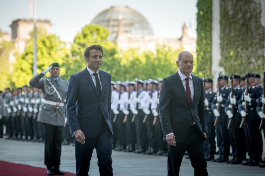 Macron dhe Scholz i shkruajnë Vuçiqit: Jini të gatshëm për vendime të vështira në dialog