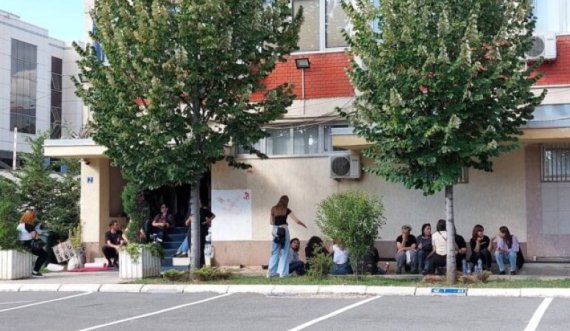 Përfundon për të vazhduar sërish protesta kundër dhunës ndaj vajzave