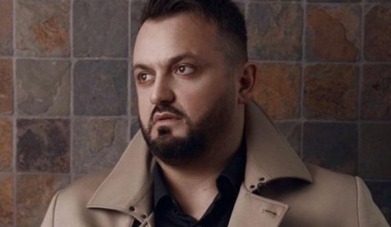 Këngëtari shqiptar shpërthen ndaj kolegëve: I trajtojnë fermat si k*rva dhe pastaj protestojnë