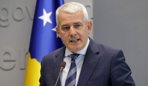 Sveçla: Asnjë veturë me targa ilegale s’mund të qarkullojë pas 31 tetorit në Kosovë