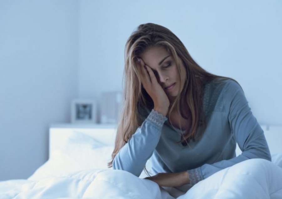 Mungesa e vitaminës B12: Një shenjë paralajmëruese që mund të shfaqet kur zgjoheni