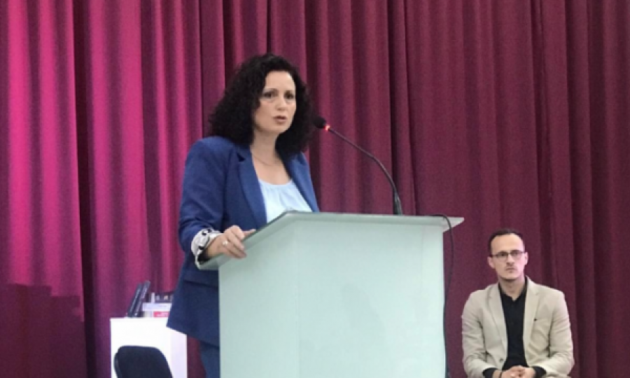 Reagon Drejtoresha e shkarkuar e DKA-së në Gjilan: U morëm vesh me liru detyrën, shpifje fjalët për nepotizëm