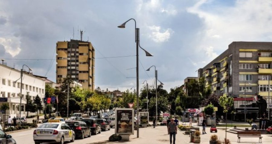 Shkarkohet drejtoresha e Arsimit në Gjilan