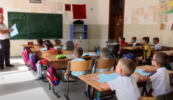 Mësuesi i vetëm në Malishevë që po i thotë ‘JO’ grevës