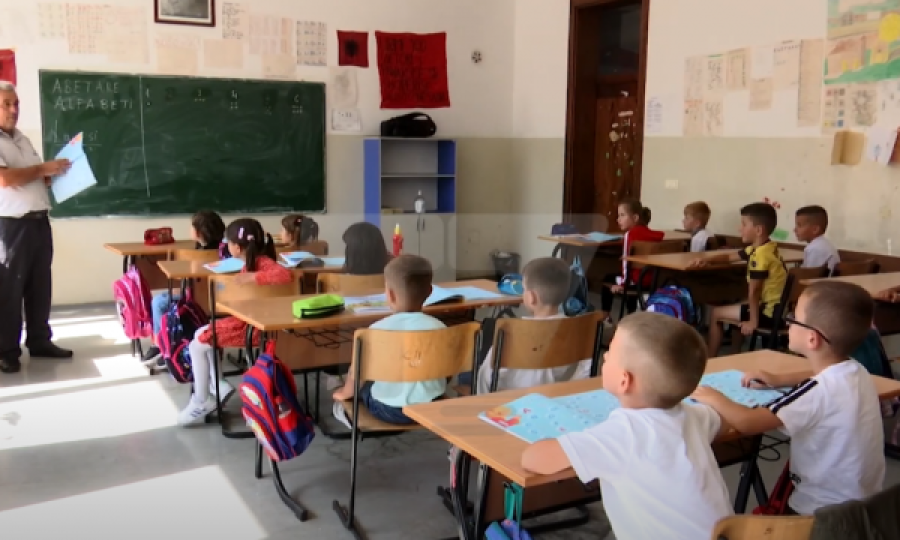 Mësuesi i vetëm në Malishevë që po i thotë ‘JO’ grevës