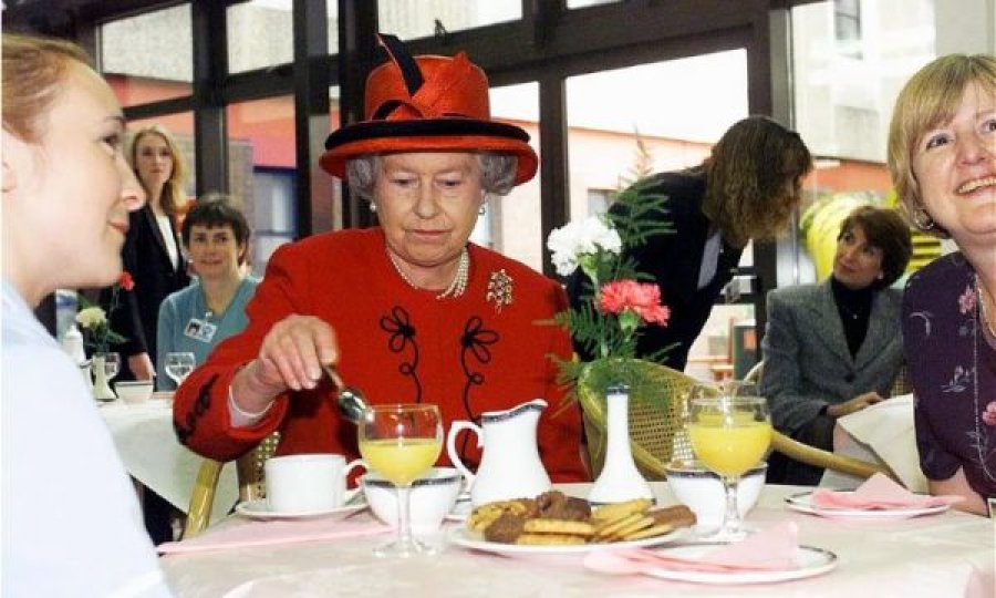 Zbulohet se çfarë ha Mbretëresha Elizabeth për mëngjes, drekë e darkë