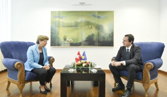 Kurti takohet me ministren e Mbrojtjes së Zvicrës