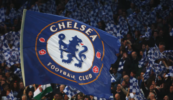 Pronari i Chelsea jep dorëheqje