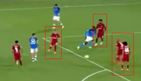 Momenti që po flasin të gjithë, pse u ndal mbrojtja e Liverpoolit në golin e dytë të Napolit?