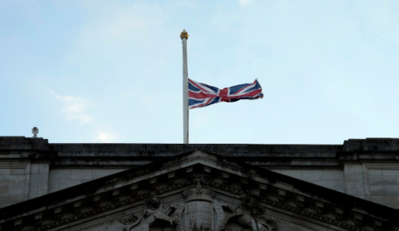 Pas vdekjes së mbretëreshës, ndryshon himni i Britanisë: Zot, ruaje Mbretin