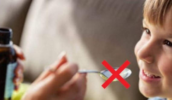 I masni ilaçet e fëmijëve me lugë? Mjekët ngrenë alarmin: Ndaloni se po u dëmtoni mëlçinë