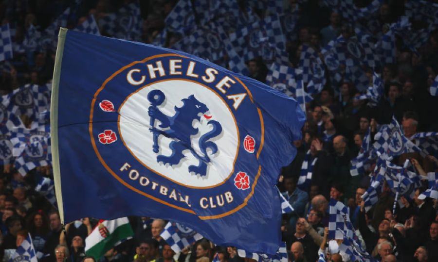 Pronari i Chelsea jep dorëheqje