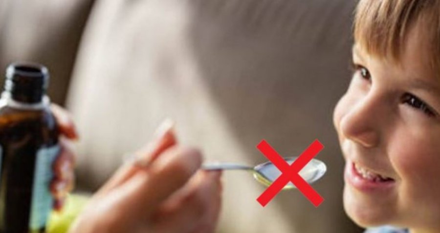 I masni ilaçet e fëmijëve me lugë? Mjekët ngrenë alarmin: Ndaloni se po u dëmtoni mëlçinë