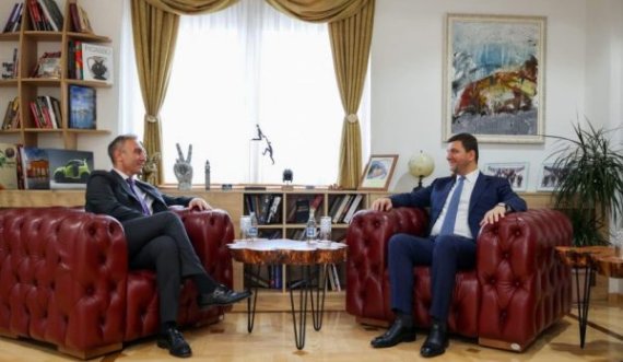 Krasniqi në vizitë zyrtare në Maqedoni të Veriut