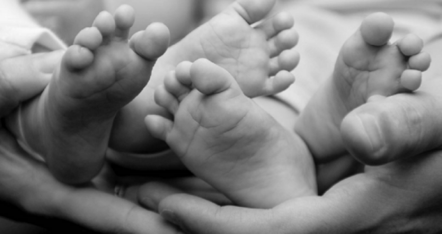E reja nga Brazili lind binjakë me baballarë të ndryshëm