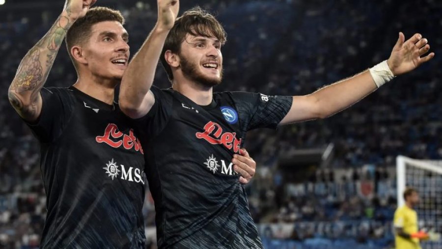 Drejtori sportiv i Napolit tregon prapaskenat se si e blenë sensacionin e Serie A, Kvicha Kvaratskhelia