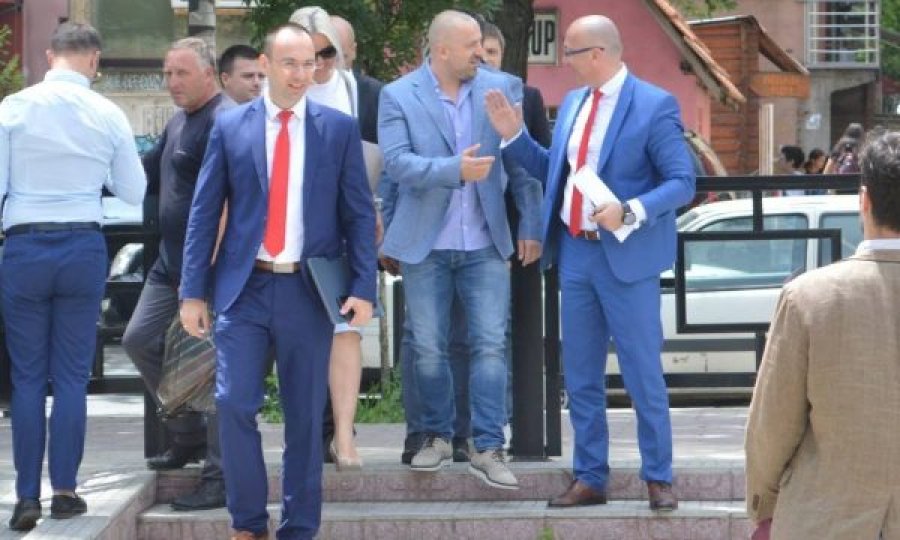 “Lista Serbe” i reagon Sveçlës: As qindra forca tuaja speciale nuk do të kenë sukses në frikësimin e popullit serb