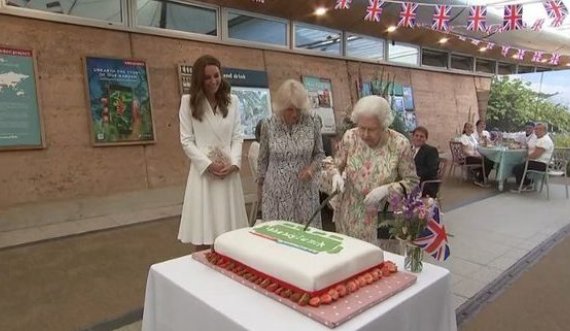 Momentet kur Mbretëresha Elizabeth II na bëri të qeshnim
