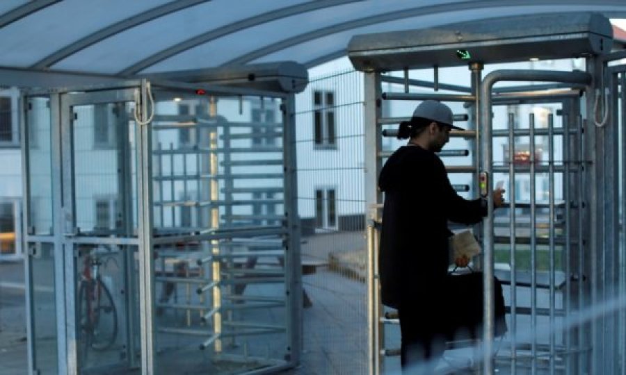 Nënshkruhet marrëveshja, ky shtet europian do t’i dërgojë azilkërkuesit në Ruandë