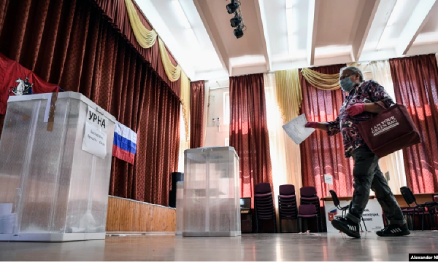Rusët votojnë në zgjedhjet lokale dhe ato rajonale