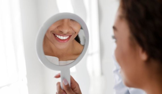 Si të kujdeseni për buzëqeshjen: 7 këshilla për të pasur dhëmbë të përsosur