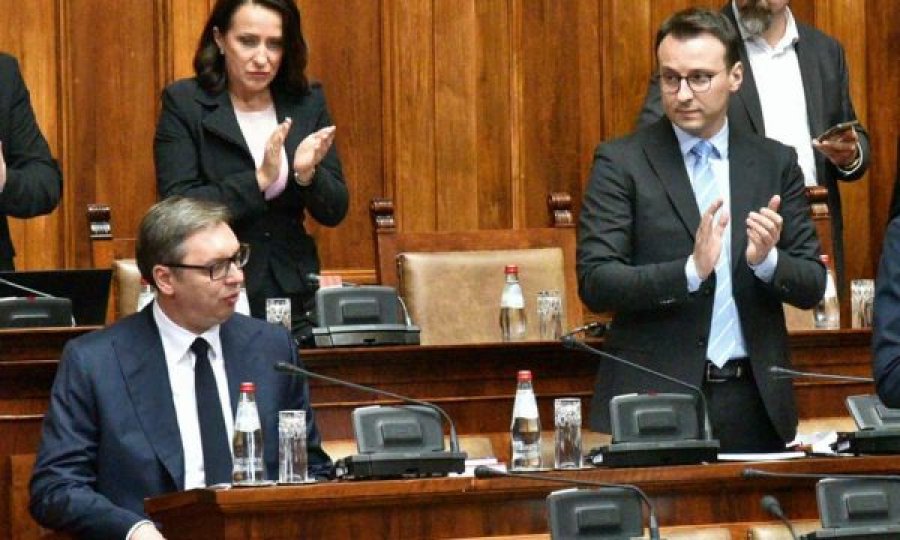 A po kërcënon Vuçiq, raporton për “serbë që veshën uniformat për të mbrojtur Veriun”