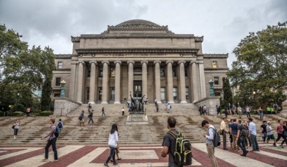 Universiteti prestigjioz pranon se ofroi të dhëna të fryra për t’u ngjitur në krye të renditjes