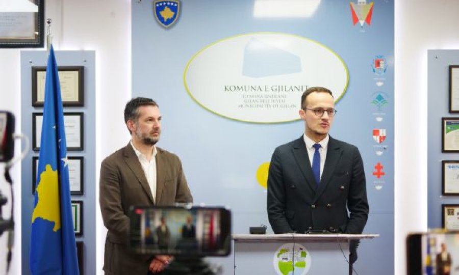 Ministri Çeku në Gjilan, jep lajmin për zgjidhjen e ngërçit të ndërtimit të Stadiumit të qytetit