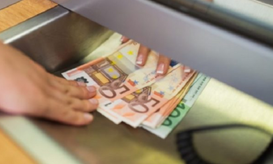 Në Maqedoninë e Veriut paga mesatare arrin 600 euro