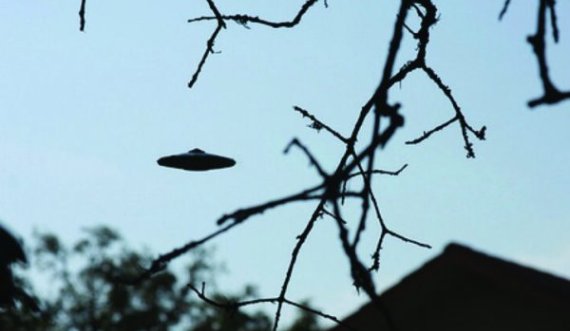 Astronomët po thonë se UFO-t po fluturojnë ‘ngado’ rreth zonave të konfliktit në Ukrainë 