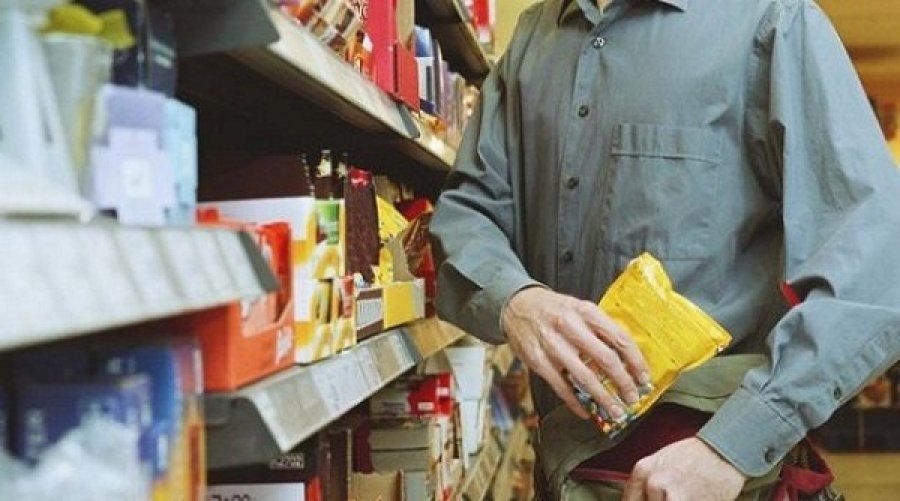 Prishtinë: Kapet mat duke vjedhur në market, arrestohet