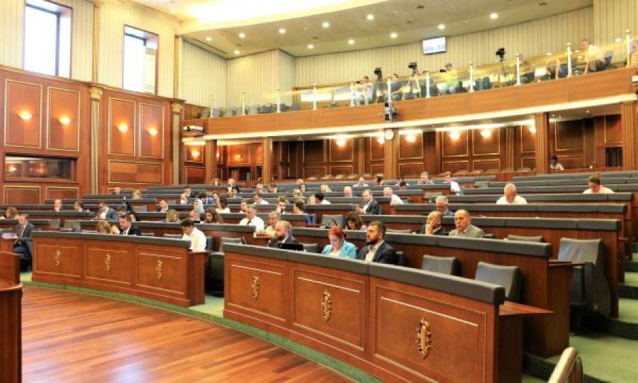 Deputetët kthehen në Kuvend, debat për grevën dhe plot pika tjera në rend dite