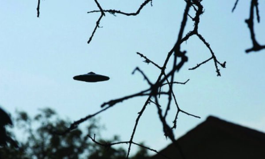 Astronomët po thonë se UFO-t po fluturojnë ‘ngado’ rreth zonave të konfliktit në Ukrainë 