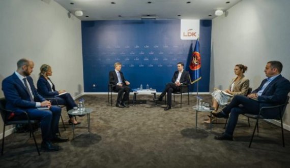 Abdixhiku takohet me Shefin e EULEX-it Lars – Gunnar Wigemark