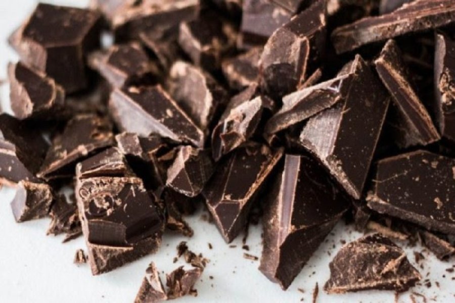 ​A mund të hamë çokollatë që është zbardhur?